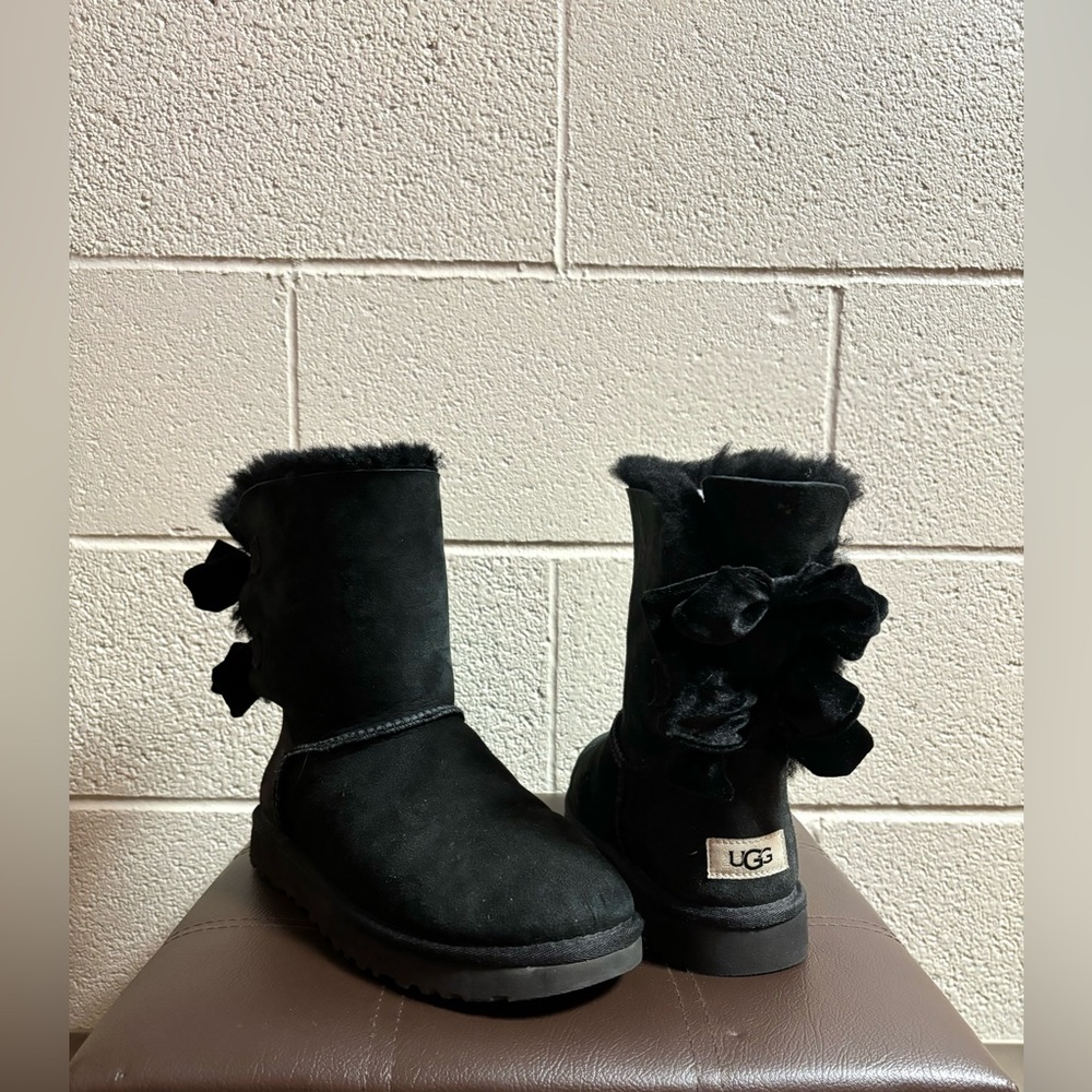 bailey bow uggs 🎀